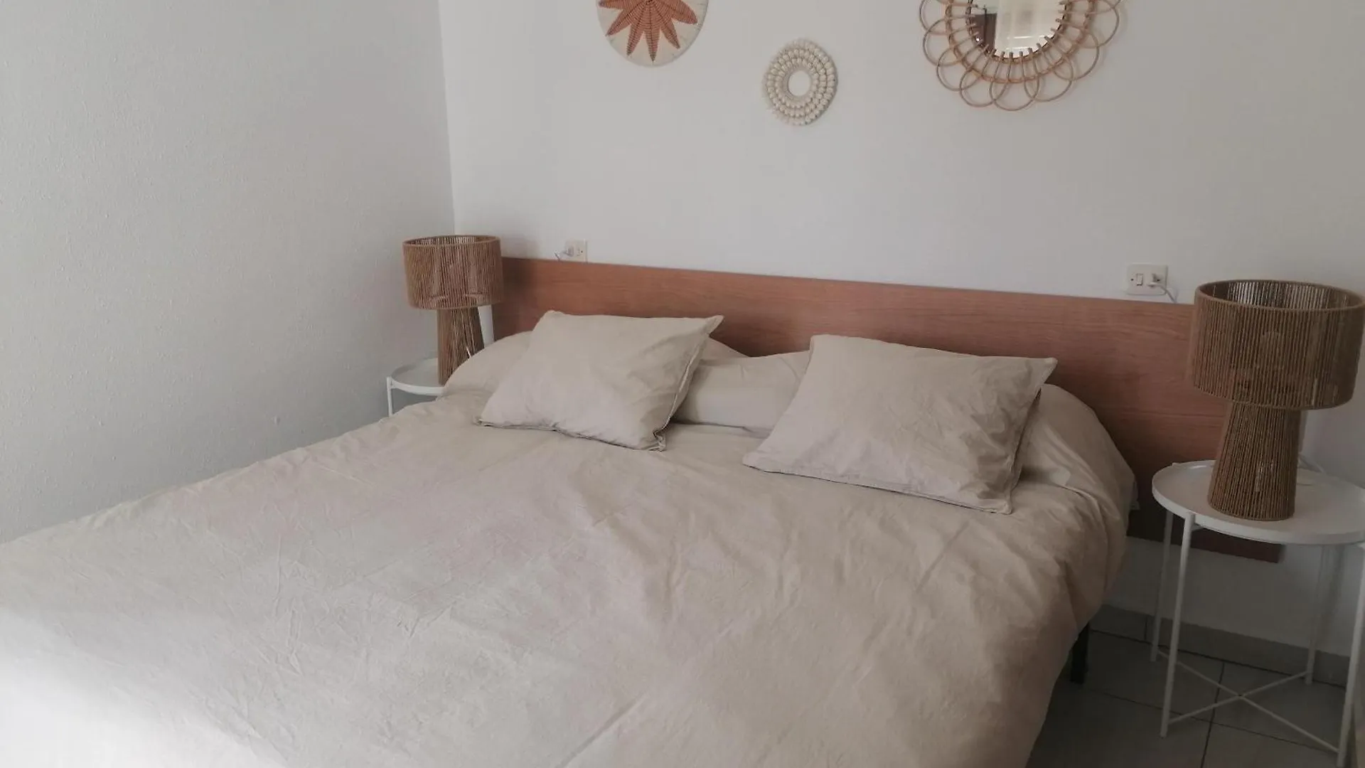 Apartamento En Segunda Linea De Playa Con Terraza, Wifi Y Parking En Santa Margarita - Es-258-120 ロザス スペイン