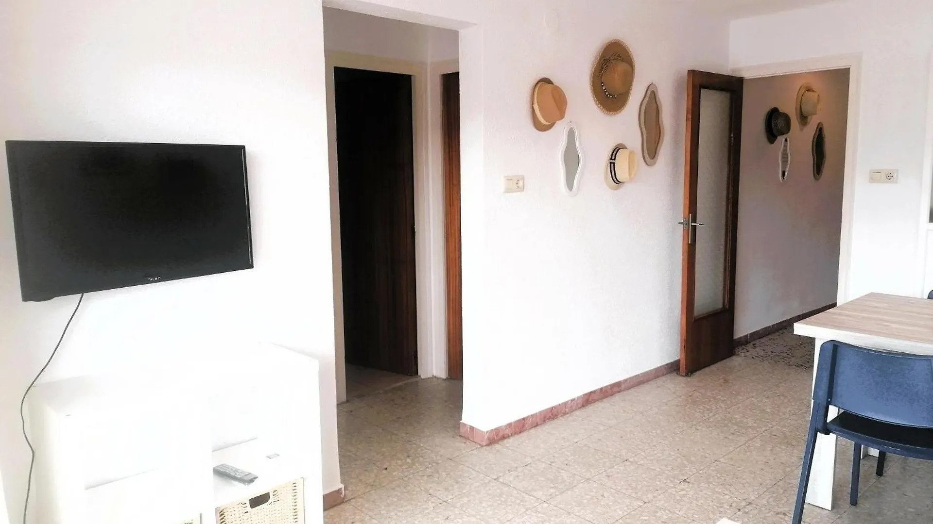 Apartamento En Segunda Linea De Playa Con Terraza, Wifi Y Parking En Santa Margarita - Es-258-120 Roses Apartment