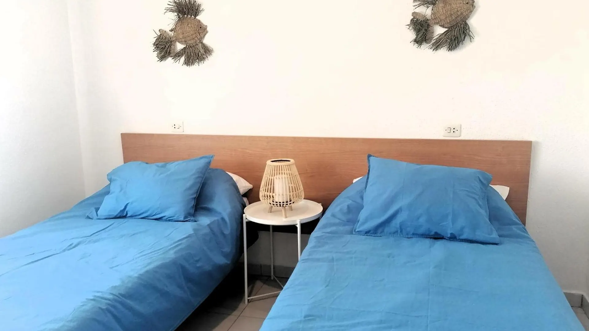 Apartamento En Segunda Linea De Playa Con Terraza, Wifi Y Parking En Santa Margarita - Es-258-120 ロザス
