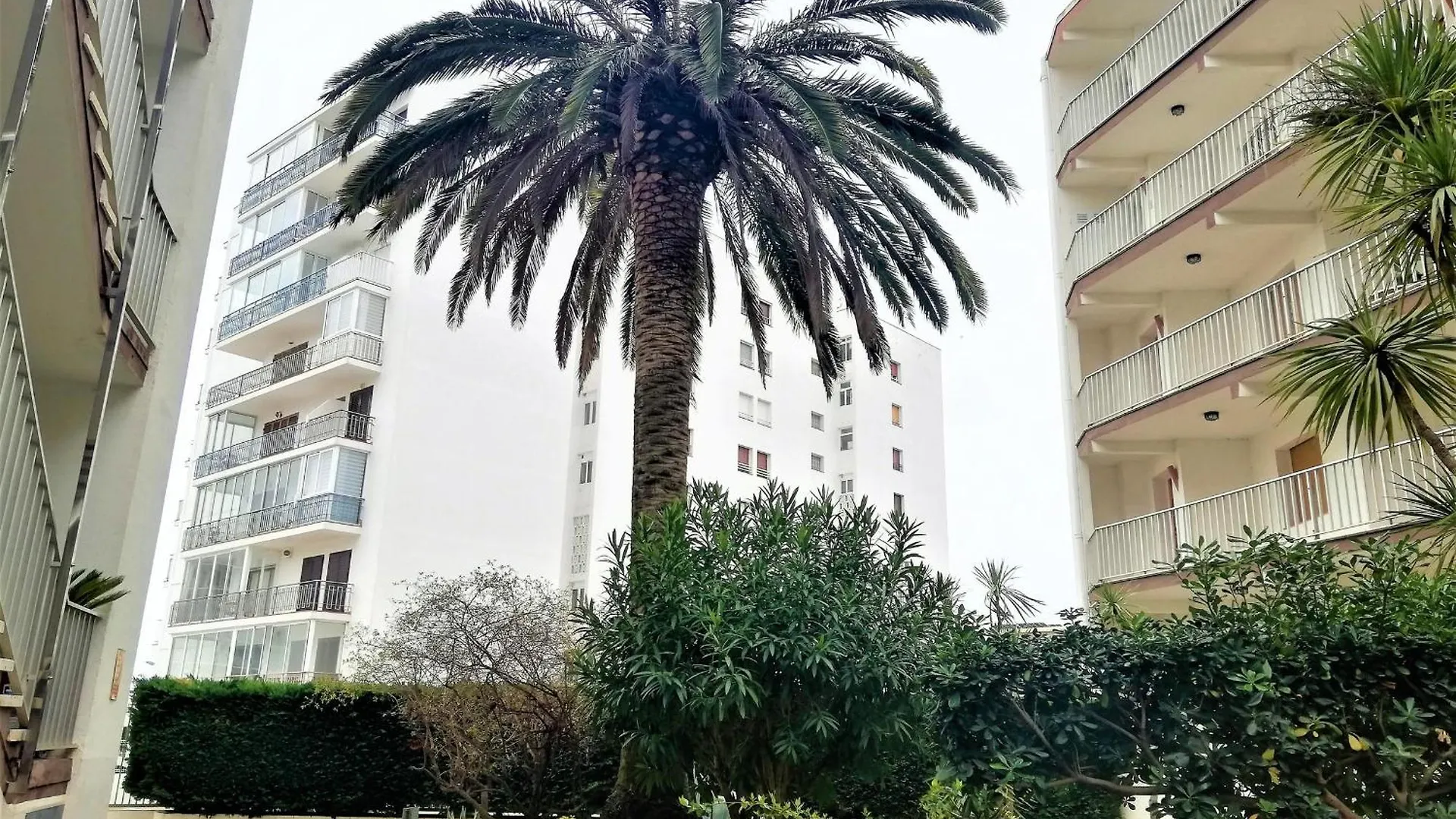 Apartamento En Segunda Linea De Playa Con Terraza, Wifi Y Parking En Santa Margarita - Es-258-120 ロザス 0*,  スペイン